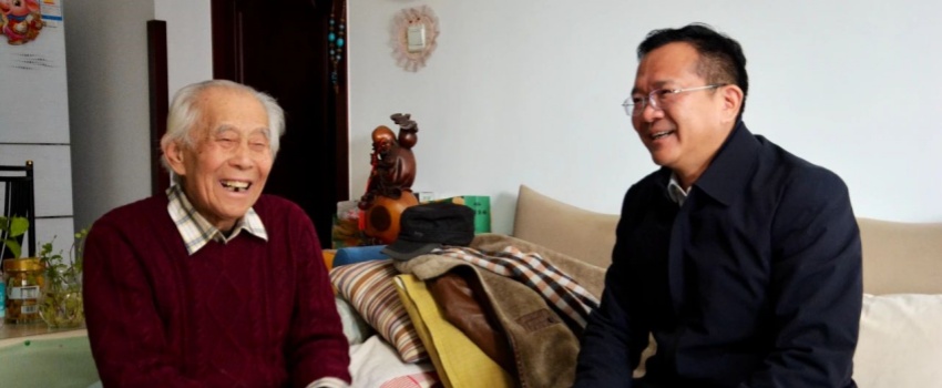 中國(guó)樂凱黨委領(lǐng)導(dǎo)看望慰問(wèn)樂凱老領(lǐng)導(dǎo)、老專家、老干部、老黨員及生活困難職工